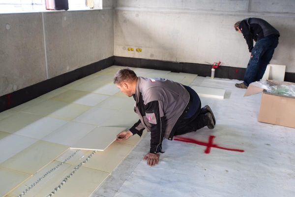 Schlanke und Robuste Dämmplatte hier wird der Werktstoff eingesetzt In einem Einfamilienhaus In Leipzig, Foto JESSICA BARTHEL, BASF SE