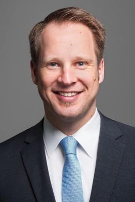 Portrait von Dr. Benedikt Brenken, Direktor der Initiative R-Cycle, zur Steigerung der Recyclingquote